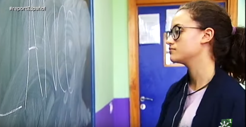 El IES ÍTACA colabora con el programa “Los Reporteros” para un reportaje sobre la Lengua Española